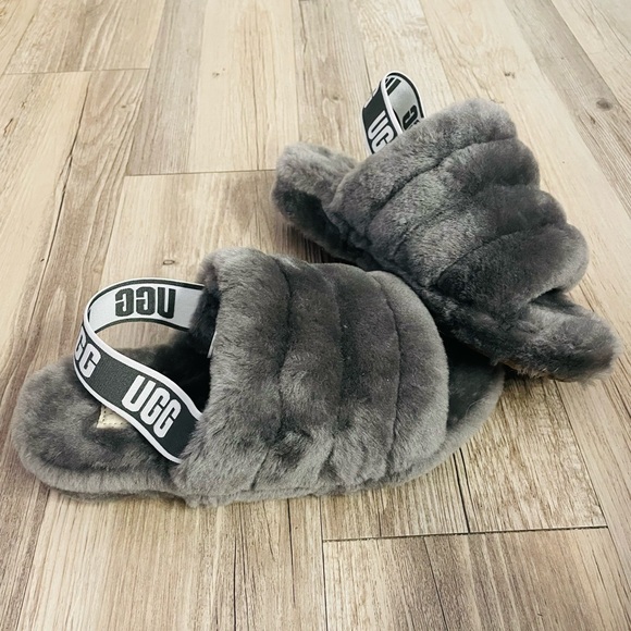Gray UGG Fluff Yeah slide sandal size womens 8 - Picture 1 of 3